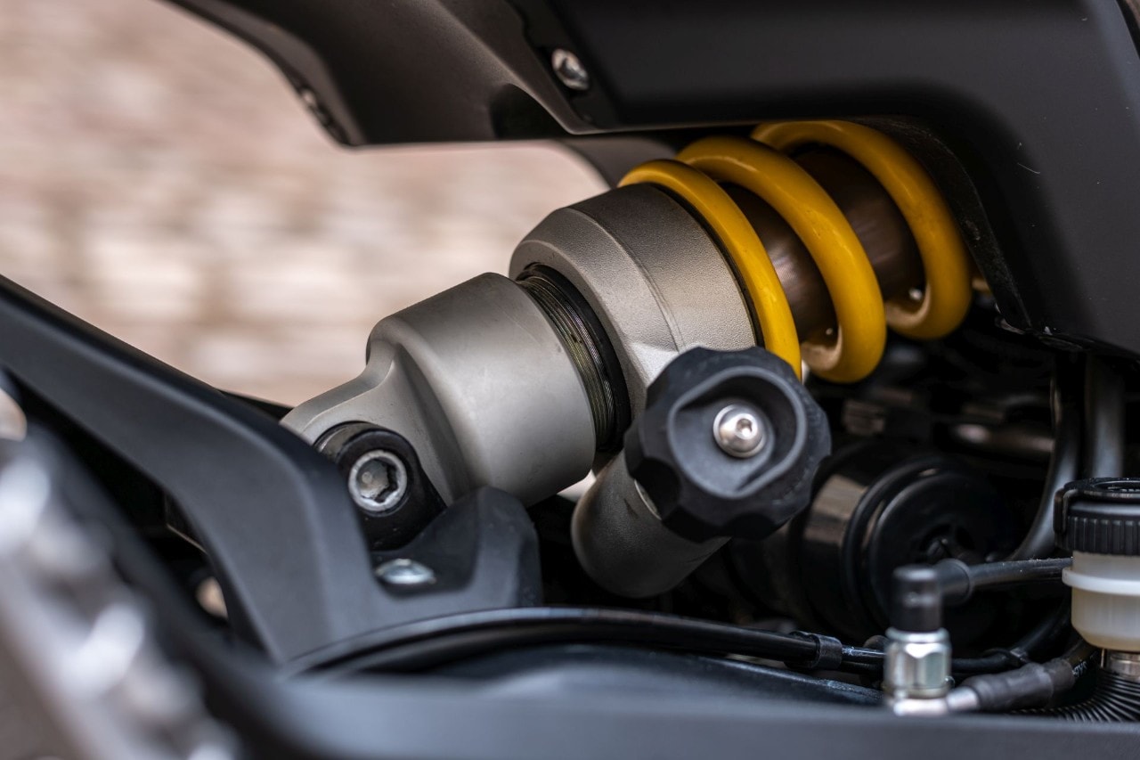 Benelli Leoncino 800 VS CFMOTO 700CL-X Heritage: prova a prendermi!